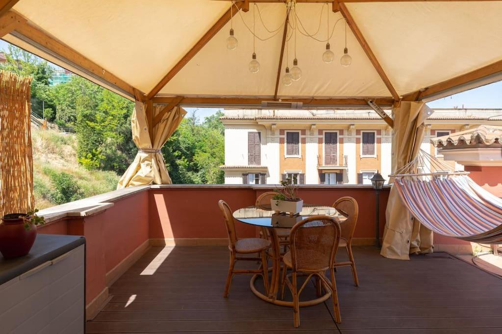 Apartamento Penthouse With Jacuzzi On Private Terrace In Trastevere Roma